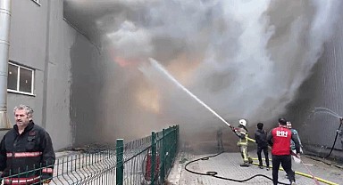 İnegöl’de sandalye fabrikası alev alev yandı