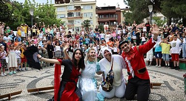 İzmit Belediyesinden öğrencilere Karne Şenliği