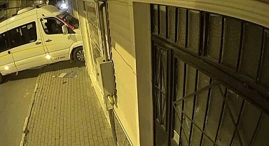 Kalp spazmı geçiren şoför yol üzerindeki dükkana daldı