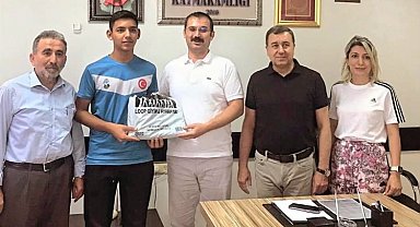 Kumluca'da Kaymakam Erdemir başarılı öğrencileri ödüllendirdi