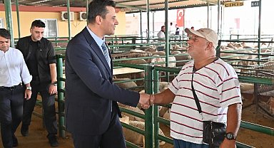 Manisa'da Başkan Zeyrek pazarlığa aracı oldu