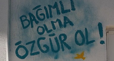 Mesajlarını grafiti çalışması ile verdiler