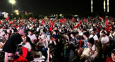 Milli Takım Almanya'da, Bursalılar meydanlarda coşku yaşadı