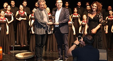 Nâzım Hikmet eserleri ile anıldı