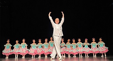 Nilüfer'in küçük dansçıları bale resitalinde parladı