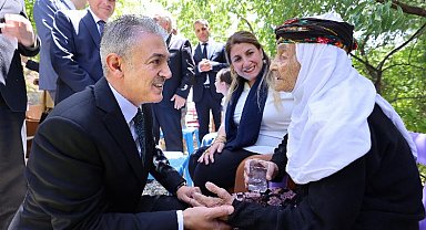 Pınarcık Şehitleri kabirleri başında anıldı