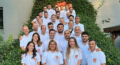 Plasiyerlerine Eker'den anlamlı kutlama
