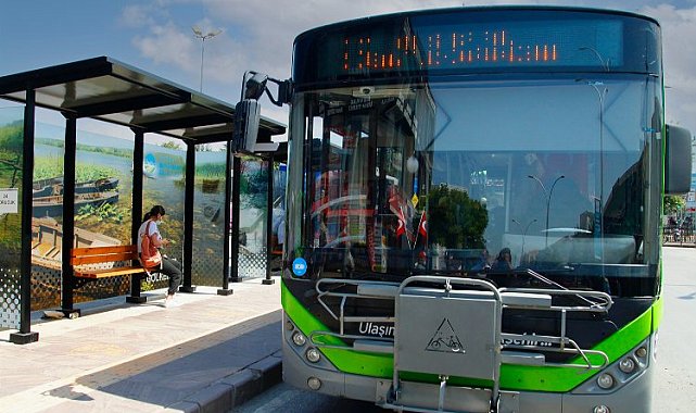 Sakarya'da YKS'ye geç kalan genci sınav yerine ulaştırdı