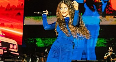 Simge'den Bursa'da muhteşem performans