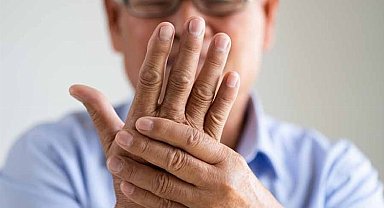 Vitamin eksikliği el titremesine neden olmaz! El titremesinin nedenleri...