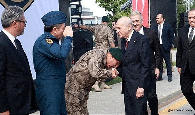 Ankara'da el öpme krizi!