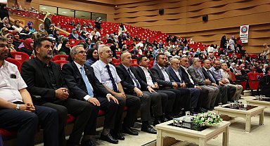 Başkan Arı, hafızlık belgesi alan öğrenciler için düzenlenen icazet törenine katıldı