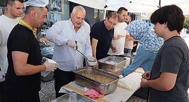 BEKSİAD Aşure bereketini paylaştı