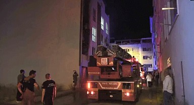 Bursa’da 4 katlı binada yangın!