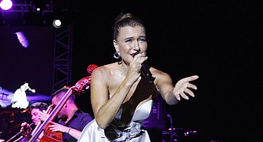 Bursa Festivali’nde büyüleyici gece