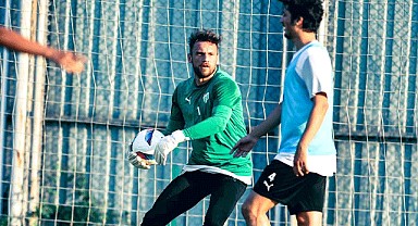 Bursaspor yeni sezona bomba gibi geliyor