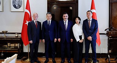 Cumhurbaşkanı Yardımcısı Cevdet Yılmaz Netaş ve ZTE heyeti ile bir araya geldi