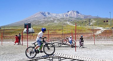 Erciyes'te bisiklet sezonu açıldı