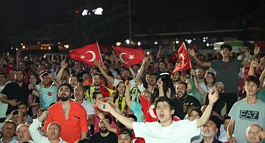 Gebze'de meydanda Milli Takım coşkusu