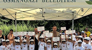 Genç yüzücüler sertifikalarını aldı