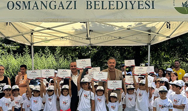 Genç yüzücüler sertifikalarını aldı
