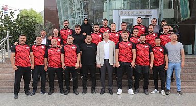 Gölcüklü pehlivanlar Kırkpınar'a uğurlandı