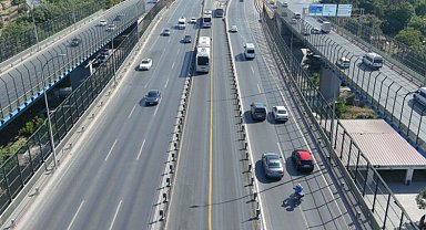 Haliç Köprüsü metrobüs yolu yenileniyor
