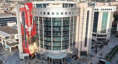 İzmit'te kaldırım işgali yapan spotçulara mühürleme uyarısı