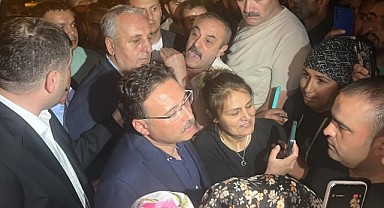 Kayseri’de Suriyelilere Yönelik Protesto: Vali Halkın İçine Girip Konuştu, Olayları Yatıştırdı