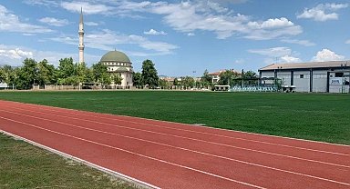 Kestel'de amatör futbolculara çim saha desteği