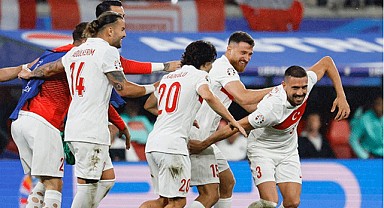 Liderlerden Milli Takıma tebrik mesajı