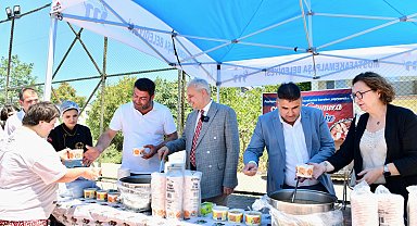 Mustafakemalpaşa'da aşure ikramı