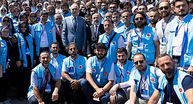 Numan Kurtulmuş gençleri Meclis'te ağırladı