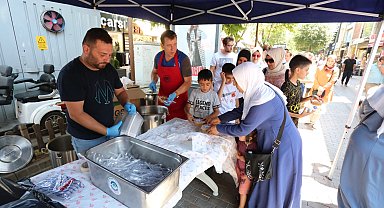 Odunpazarı Belediyesi'nden vatandaşlara aşure ikramı