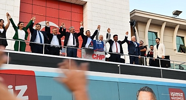 ÖZGÜR ÖZEL AÇTI AĞZINI YUMDU GÖZÜNÜ!