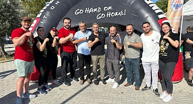 Şampiyonlardan “Halkla Bilek Güreşi”
