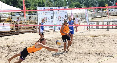 Şile sahili plaj voleybolu ile renklendi