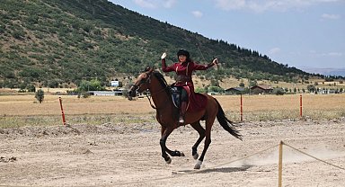 Talas'ta atlı okçuluk heyecanı