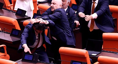 TBMM'de ortalık savaş alanına döndü!