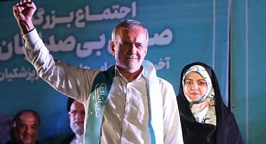 Türk kökenli lider, İran'ın 9'uncu Cumhurbaşkanı seçildi
