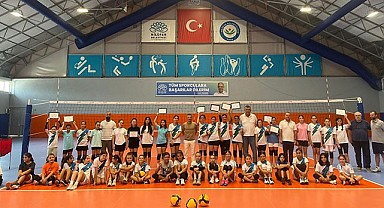 Yaz Spor Okulları’nda sertifika heyecanı