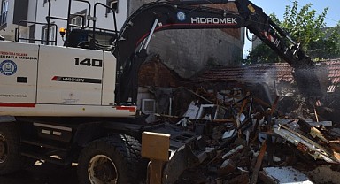 Yıldırım Belediyesi metruk bina bırakmıyor