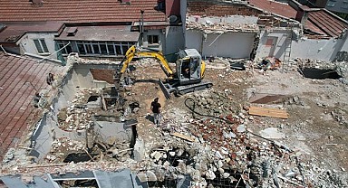 Yıldırım'da Risklı Binalar Yıkılıyor