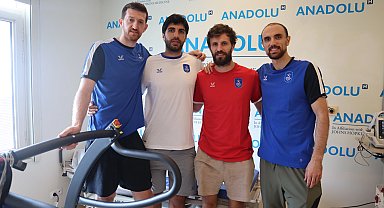 Anadolu Efesli 4 oyuncu check-up'tan geçti