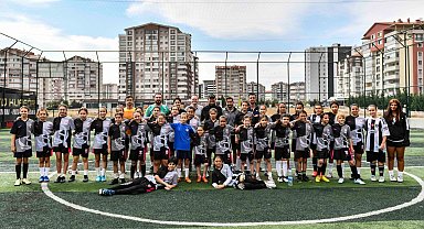 Ankara'da minik futbolcular için turnuva