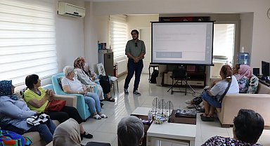Asırlık Çınar Evin'de İzmit'in çınarlarına önemli seminer