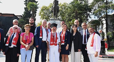 Atatürk’ün Cumhurbaşkanı olarak Bursa’ya gelişinin 100. yılı anısına çelenk sunumu yapıldı