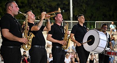 Bornova'da Bando Balkan rüzgârı