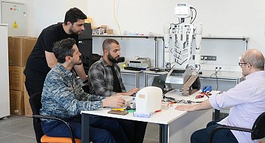   BTÜ'den yapay zeka destekli insansı robot: Moria