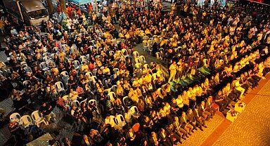 Deprem şehitleri acının yıldönümünde anıldı